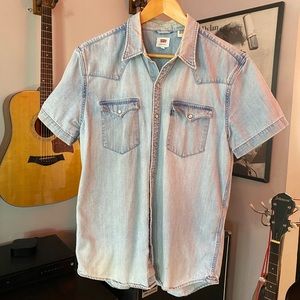 Levi’s Short Sleeve Denim Pearl Snap